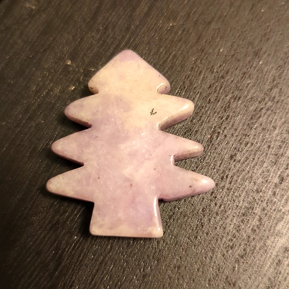 Amethyst Carved Christmas Tree - Picture 3 of 3